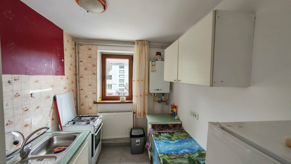 Închiriez apartament păcii 10