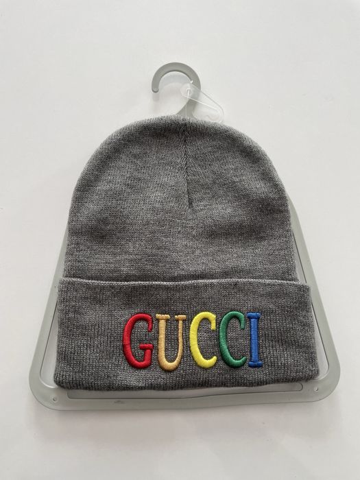 Шапки със козирка и зимни унисекс модел