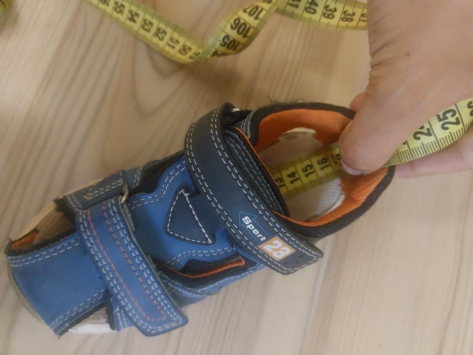 Детски сандали на Zara и Bobbi shoes, р-р 23 и 25. Като нови и нови.