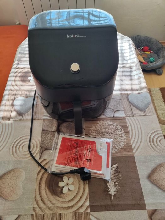 Instant Vortex PLUS ClearCook Air Fryer