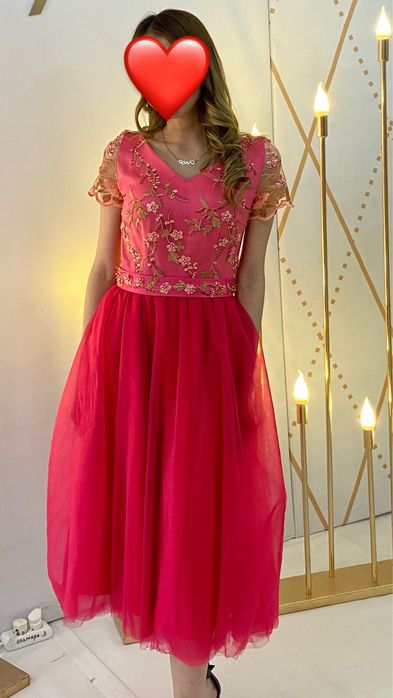 Платье почти новые одевала 1-2 раза