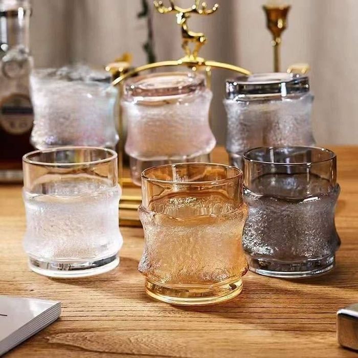 Набор стаканов с подставкой идеально подходит для подарков