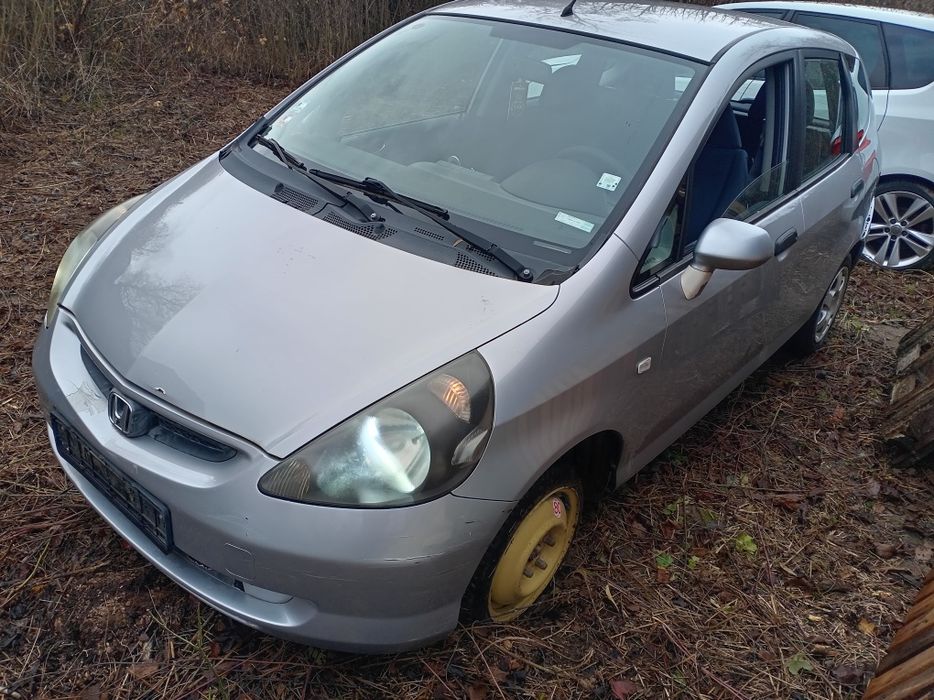 Продавам Хонда Джаз на части