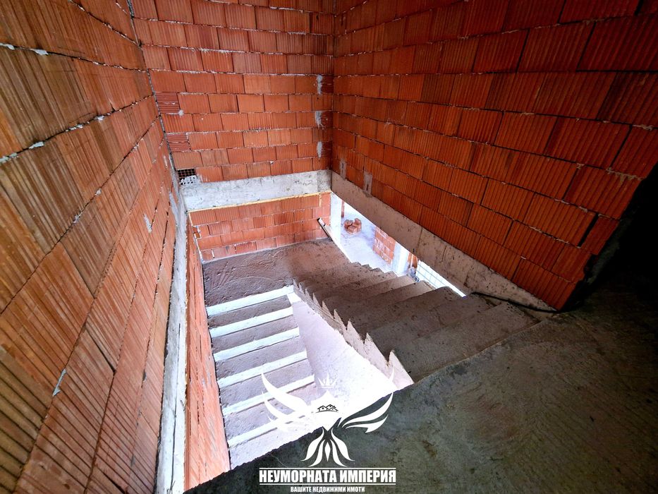 Нова двуетажна къща 294РЗП и двор 365кв.м. в Асеновград кв.Долни Воден