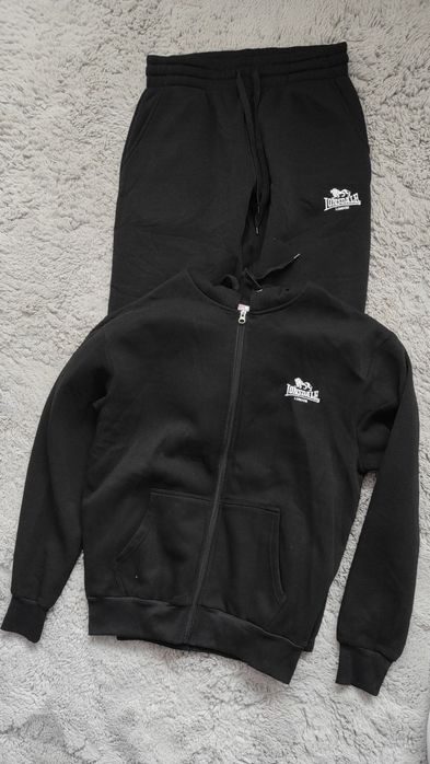 Trening băieți 70 lei