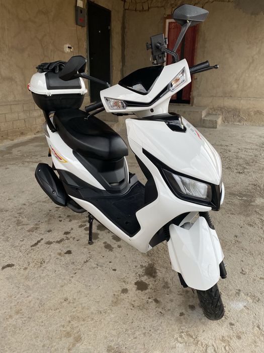 Мопед скутер продам