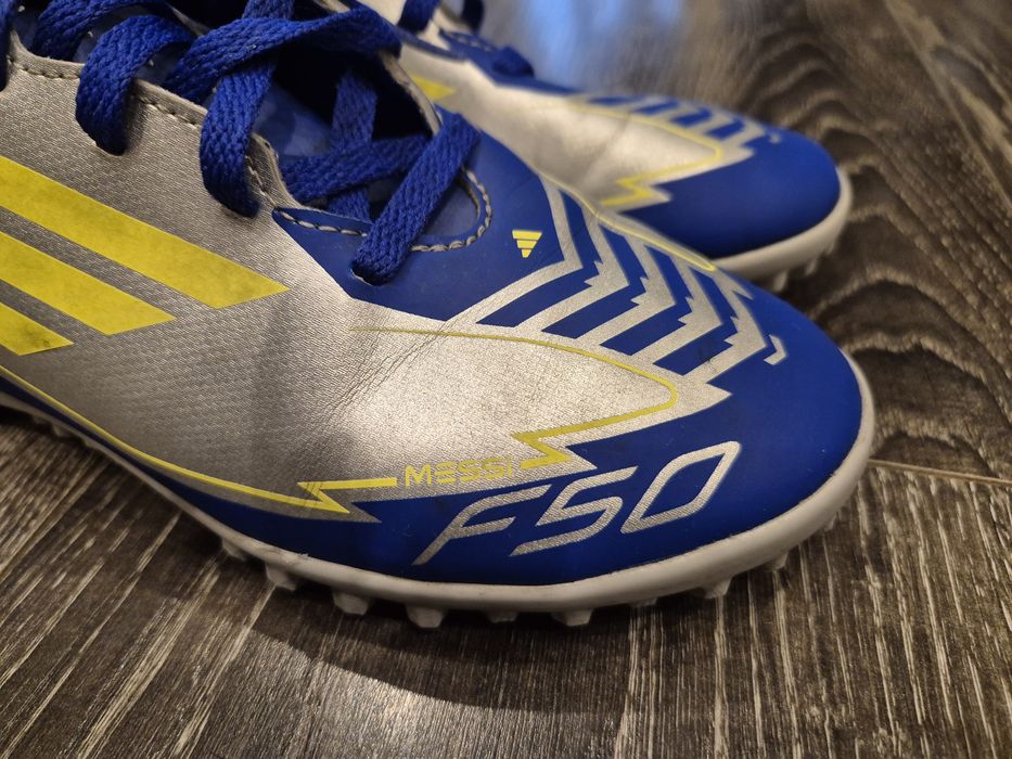 Детски футболни стоножки