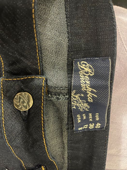 Blugi Bershka Denim L/40/12 evazați, cu buzunare aplicate, bleumarin