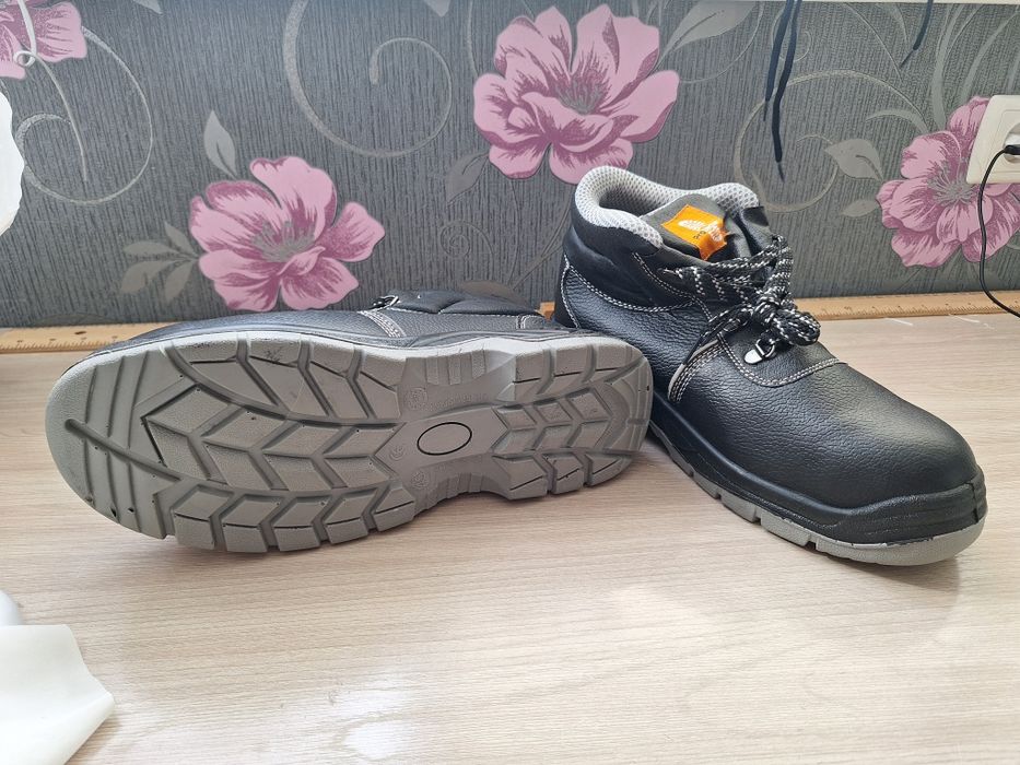 Продаются ботинки рабочие