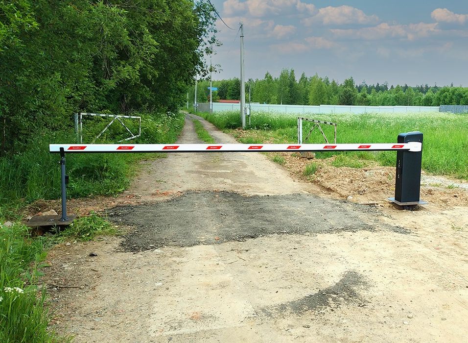 Установка автоматических шлагбаумов