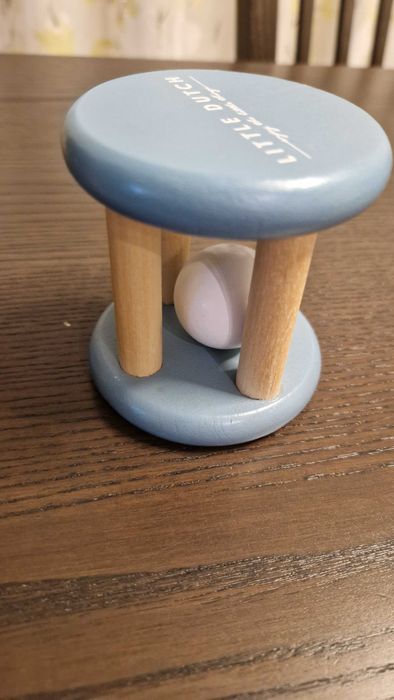 Дървени и меки играчки за бебета