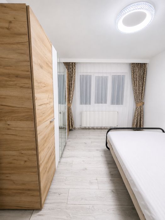 Apartament 3 camere decomandat zona podgoria cu loc de parcare