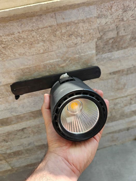 Релсови LED прожектори