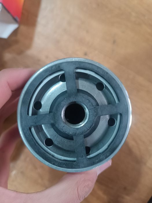 Traktor feltr sotiladi