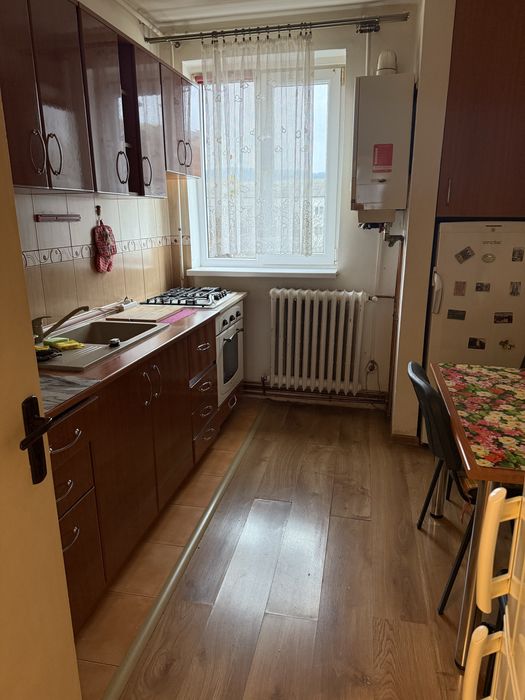 Apartament 3 camere cu pod si beci