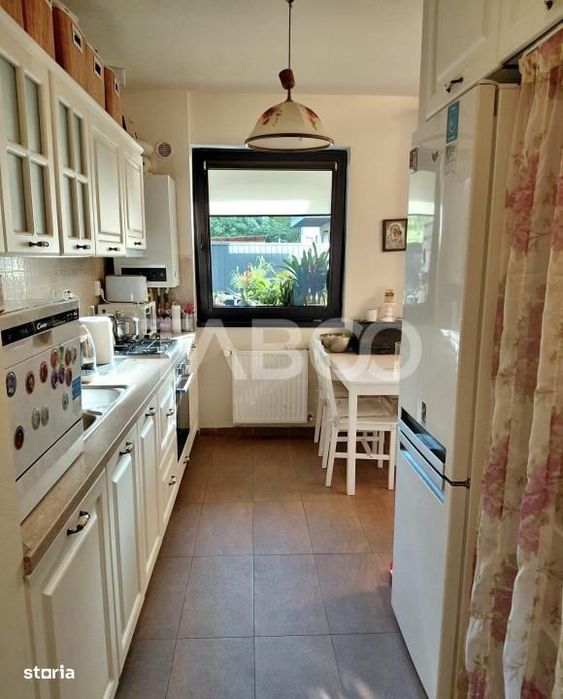 Apartament cu 2 camere decomandat de vanzare in Borhanci cu terasa