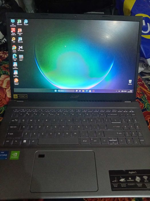 Acer Core i5 kompyuter sotiladi