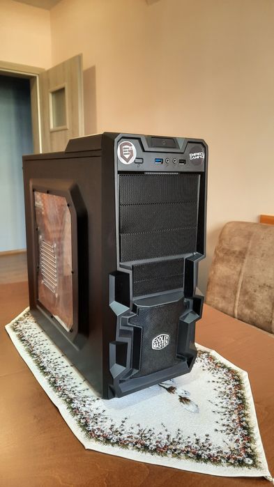 Продавам настолен мощен компюр