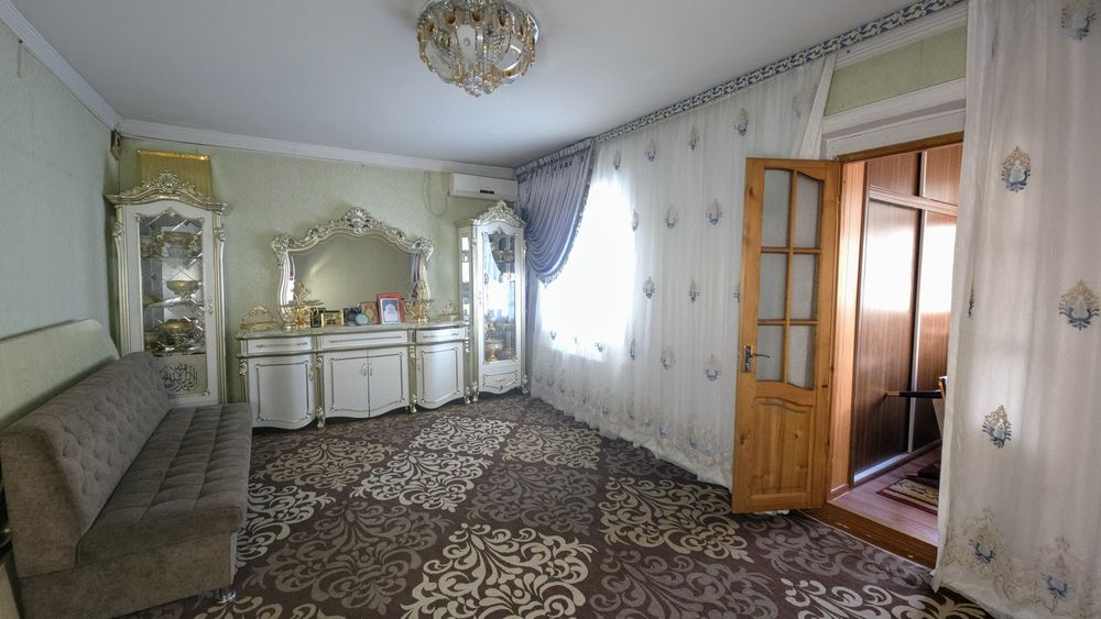 Chorsu yo'l yuzida kvartira  3/4/4