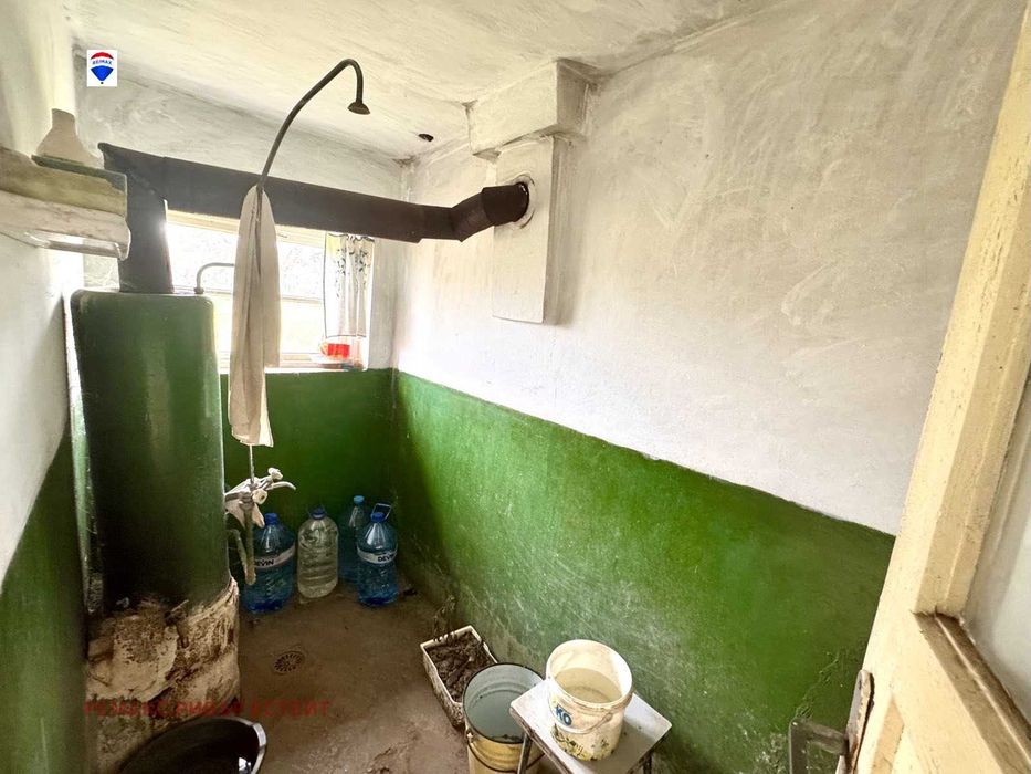 Селска къща за продажба в с. Бръшлен, обл. Русе