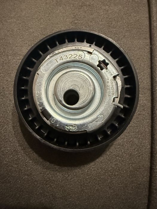 Нятяжной ролик ремня Грм