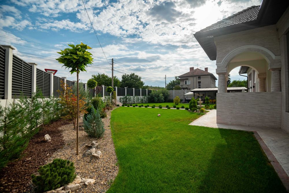 Продава се Къща в Силистра, Център - 690 кв.м за 579 €/кв.м - Снимка #2