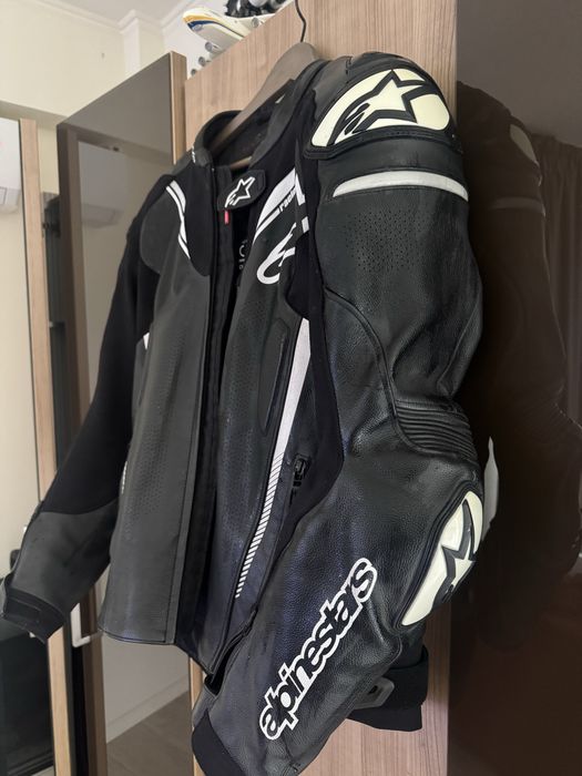 Geaca de piele Alpinestars GP PRO V2 Tech Air