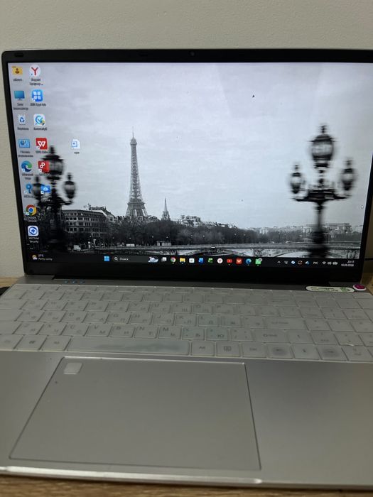 Ноутбук выпукс Windows 11 Pro