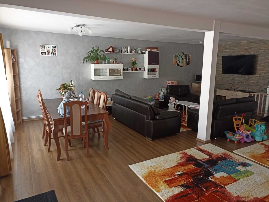 Vand casa in Deva P + M