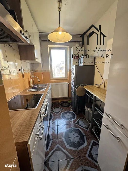 Apartament 3 camere semidecomandat, Et. 3/4 – Craiovița Nouă,  Materna