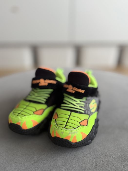 Adidasi sketchers 26 editie limitata