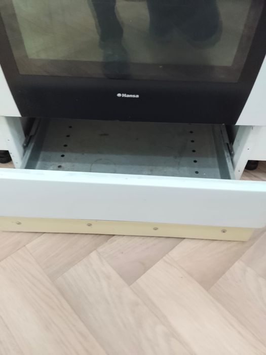 Продам плиту Hansa