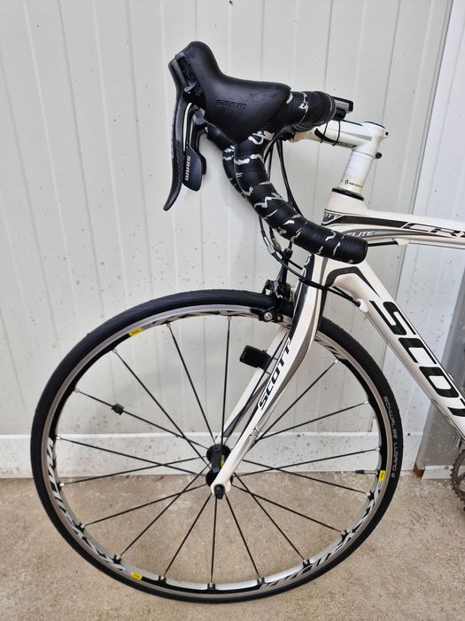 Карбонов Шосеен Велосипед  Scott CR1 Elite Carbon Road Bike
