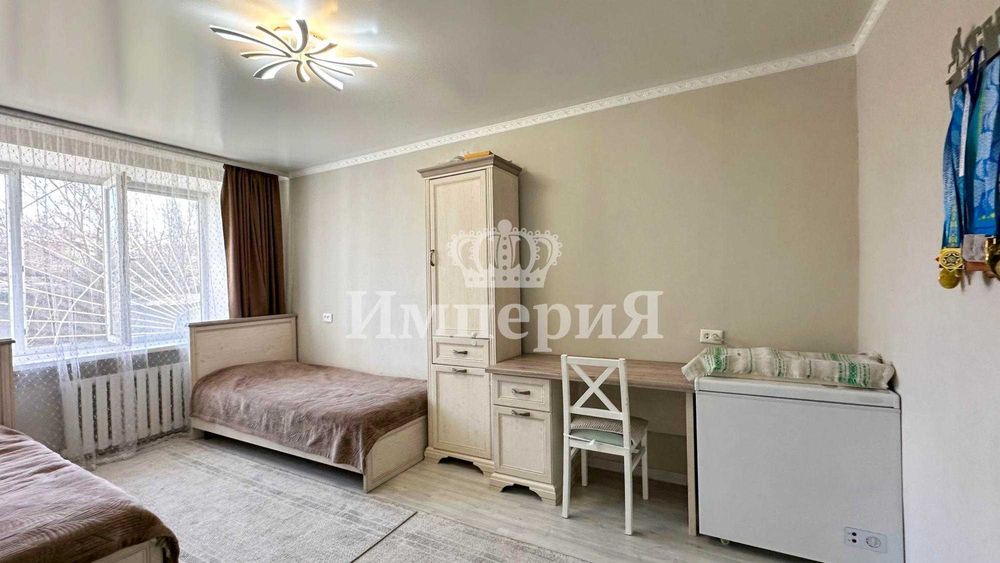 Продам 4 комн Акбота Империя