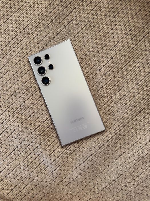 Samsung S24 ultra 256 мб