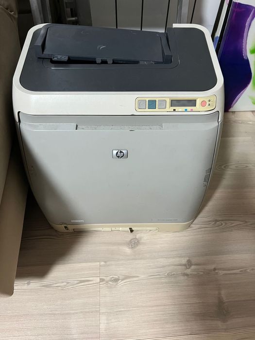 Мебели аптеки(шкафы) и принтер