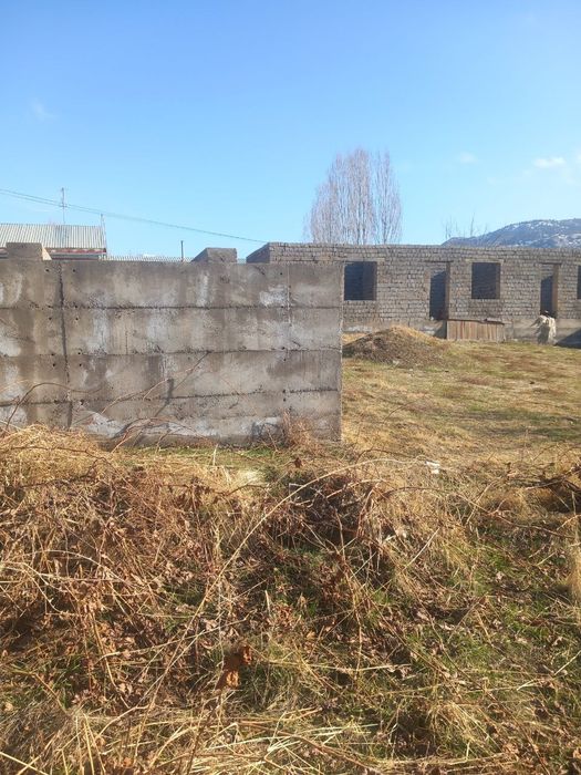 Земелний участка прадаётся 13,5 сот паркент,невич.Yer uchastka sotilad