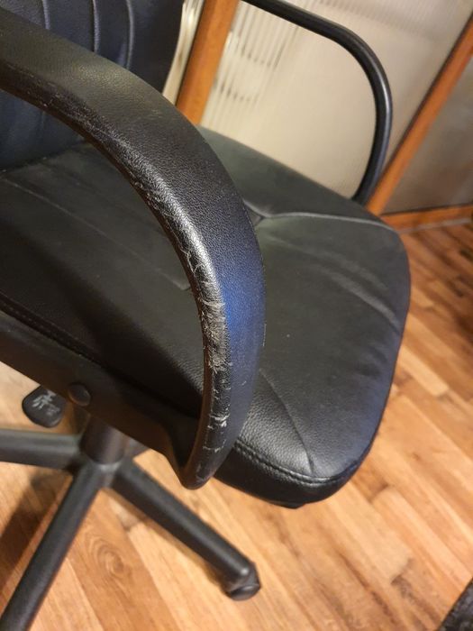 Офис стол употребяван в добро състояние