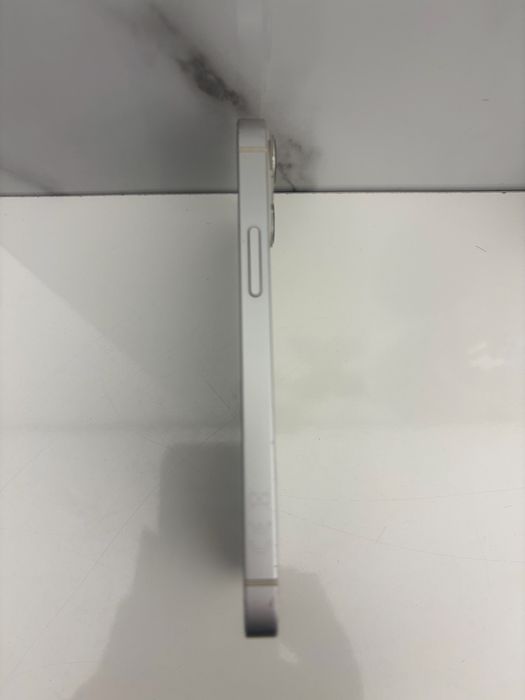 iPhone 13 mini бял