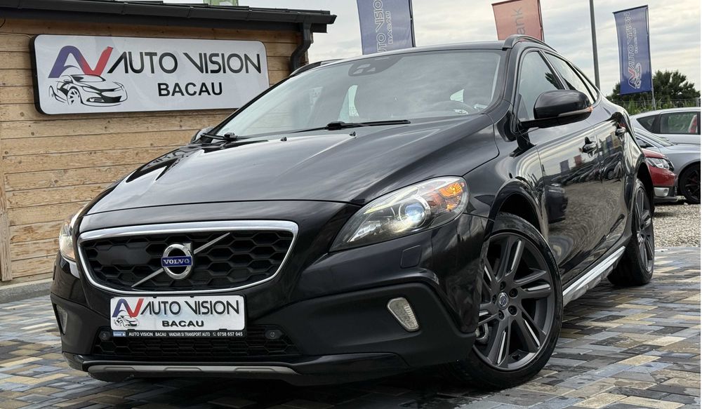 *RATE*VOLVO V40 Cross Country 2.0 Diesel 150CP AUTOMATA distronic 02/2013 Euro5 Full Piele NAV Clima XENON Import Germania!