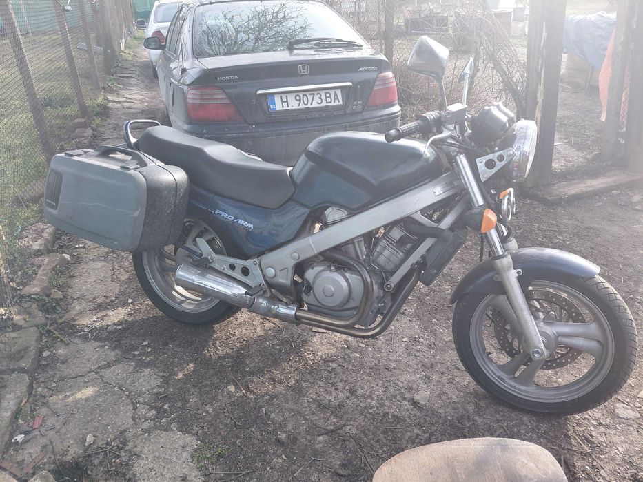Продавам мотор honda ntv 650