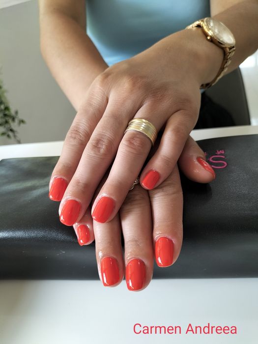 Manichiura și pedichiura clasică,gel si sempermanenta Rym Salon