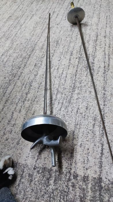 Vând două bucăți spadă