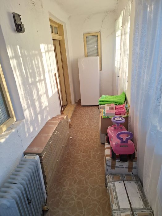 Vand casa in gruiu lipia cu teren de 900 mp la strada asfaltata  toate