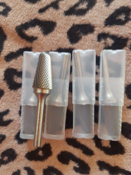 Vând 5 freze metalice