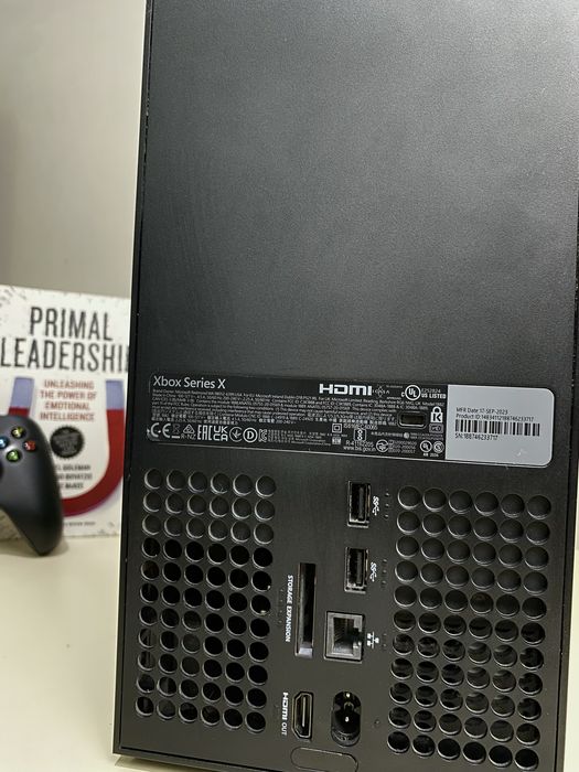 Xbox series X в хорошем состояний