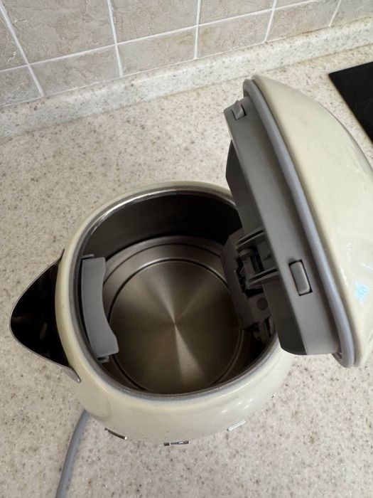 Оригинальный чайник Smeg