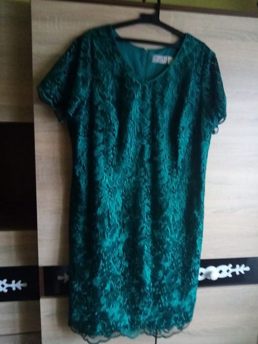 Rochie Ciclam Dantela Polonia Marime 52 (Culori Verde,Albastiu,Roz)