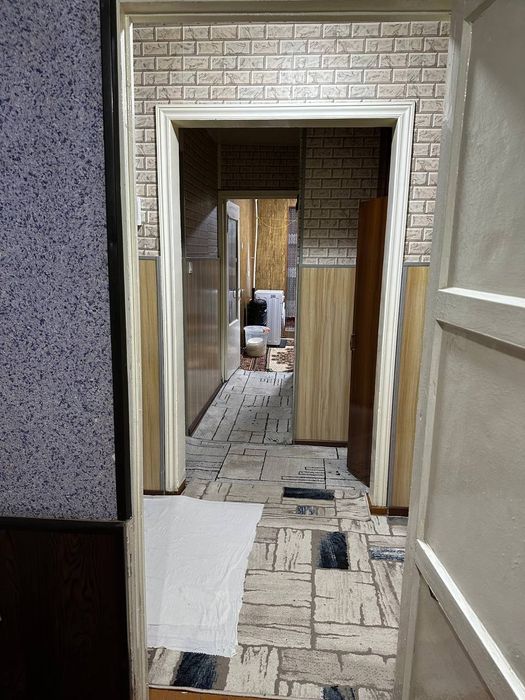 Srochna Gazalnekntda naxalfkada 3 domdaUy sotiladi 2 xonalik