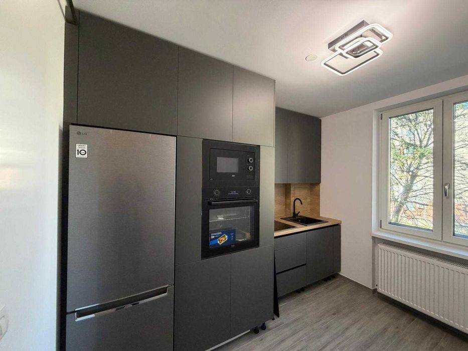 vand apartament decomandat LUNCA